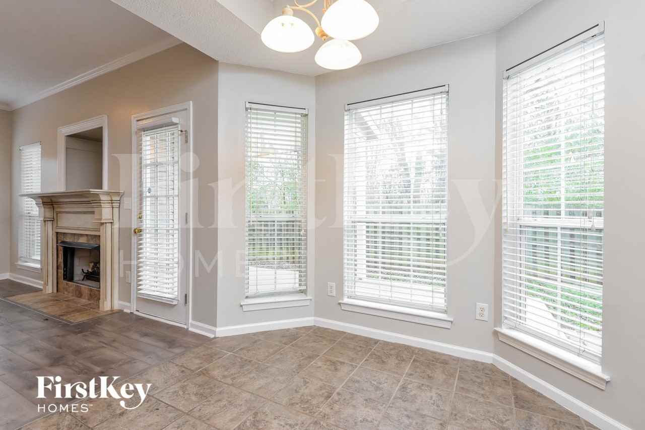 3021 Bowron Rd - Photo 6 of 15