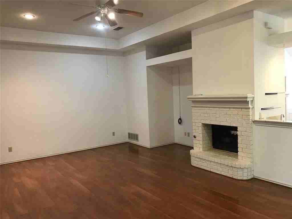 1349 Barclay Dr - Photo 2 of 14