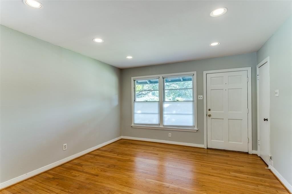 10527 Solta Dr - Photo 5 of 25