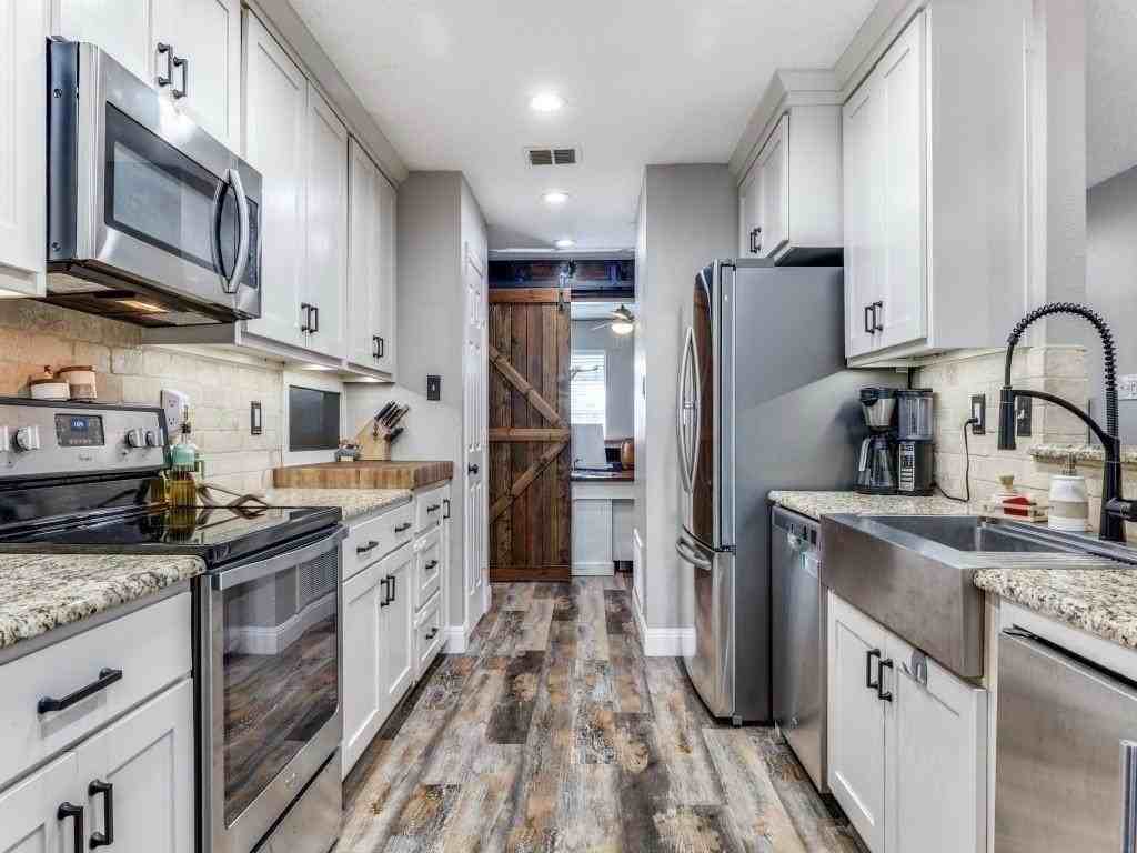 1454 Lochspring Dr - Photo 4 of 24