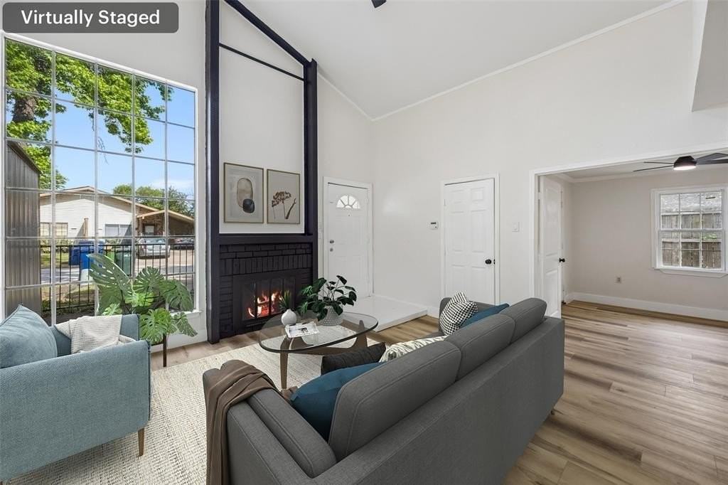 734 Sceptre Cir - Photo 2 of 27