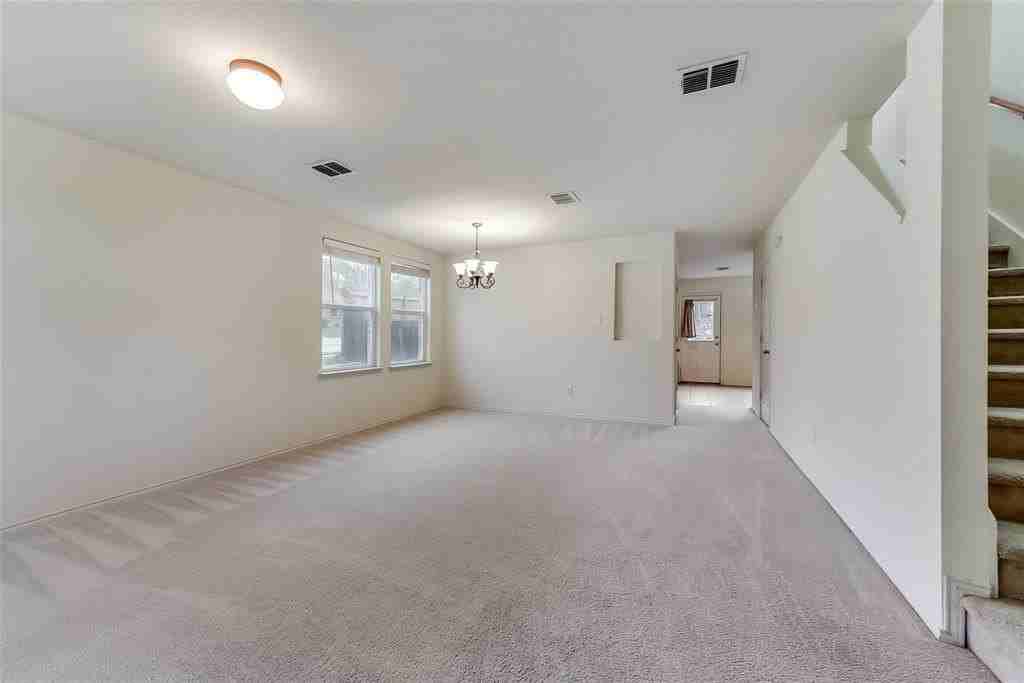 9814 Tucker Ln - Photo 4 of 18