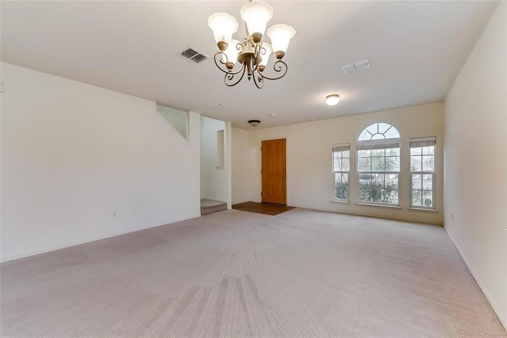 9814 Tucker Ln - Photo 5 of 18