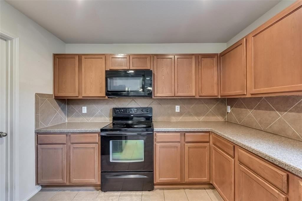 9814 Tucker Ln - Photo 7 of 18