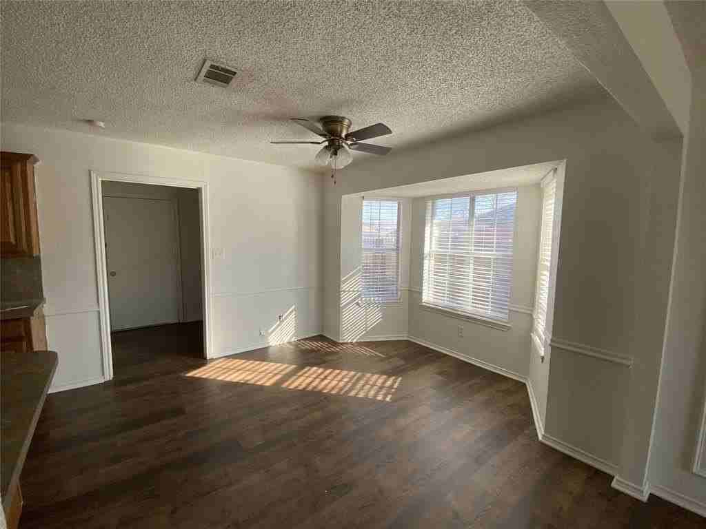 614 S Arizona Dr - Photo 3 of 9