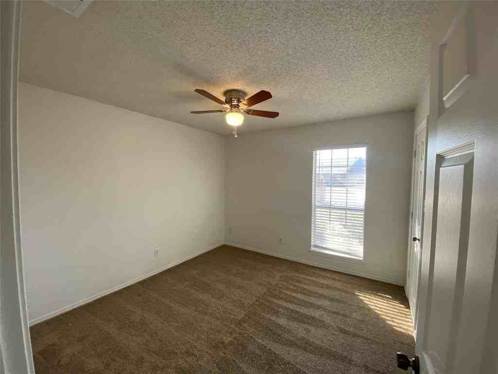 614 S Arizona Dr - Photo 6 of 9