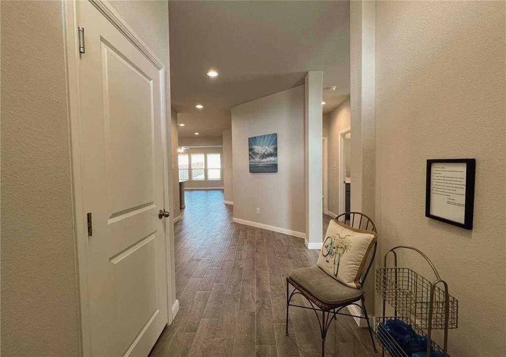 15841 Holland Hill Ln - Photo 3 of 34