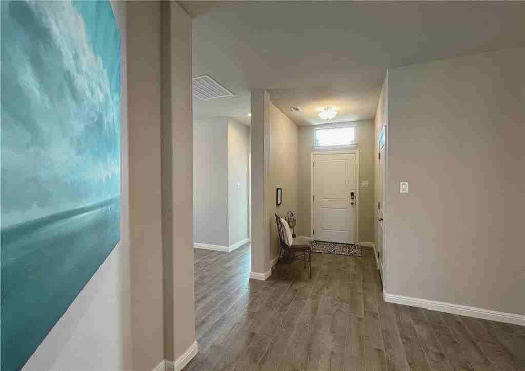 15841 Holland Hill Ln - Photo 4 of 34