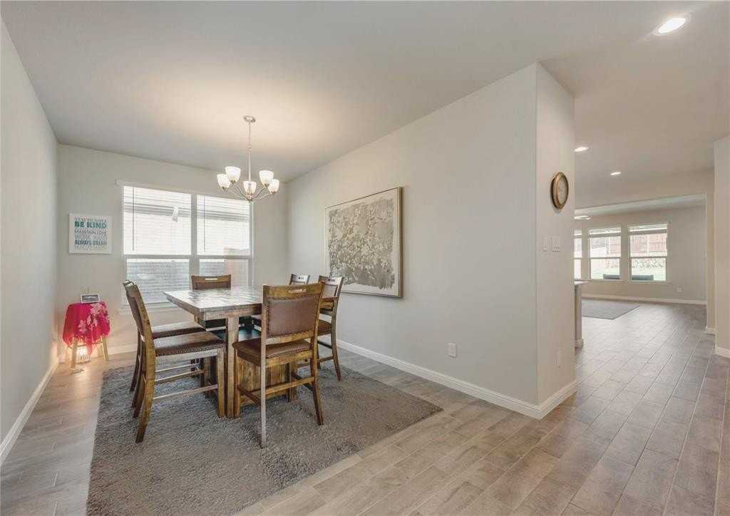 15841 Holland Hill Ln - Photo 6 of 34