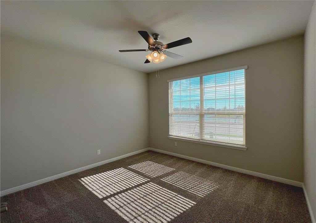 15841 Holland Hill Ln - Photo 7 of 34