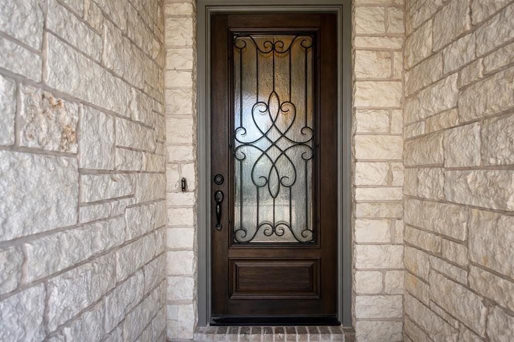 8121 Mary Curran Ct - Photo 3 of 40