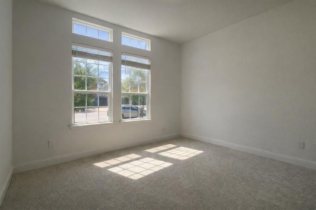 8121 Mary Curran Ct - Photo 6 of 40