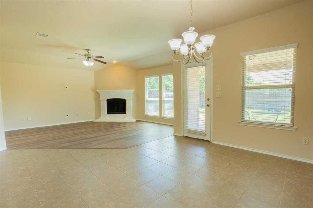 1901 Pecan Grove Dr - Photo 5 of 16