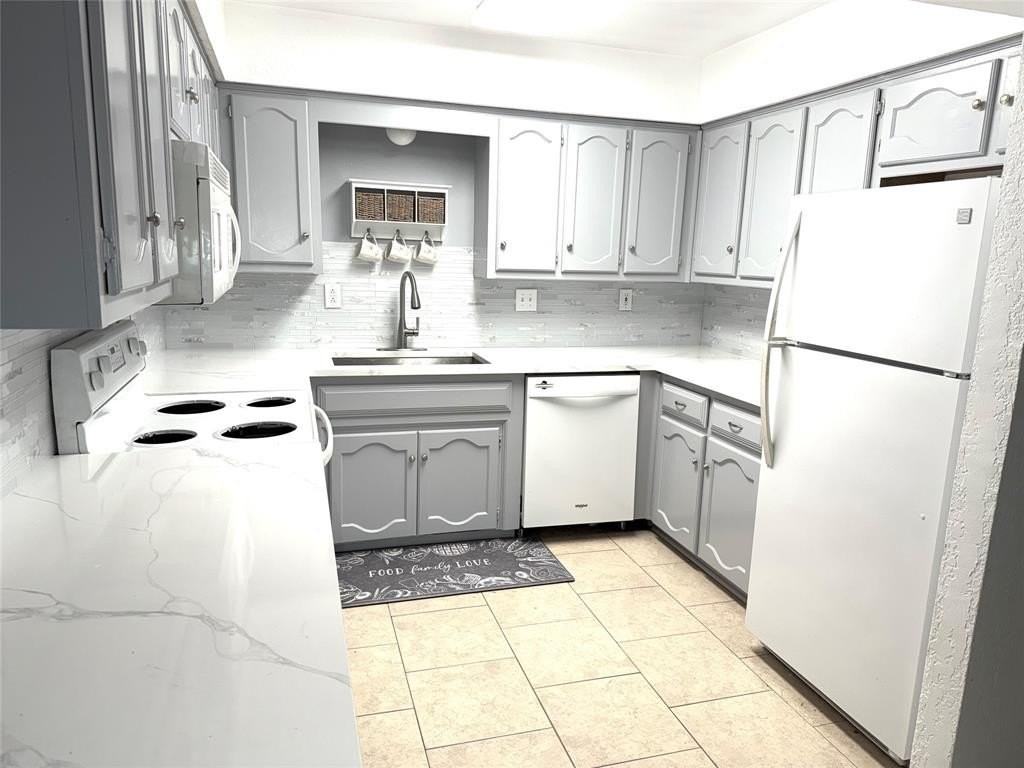 414 E Hazelwood St - Photo 3 of 13