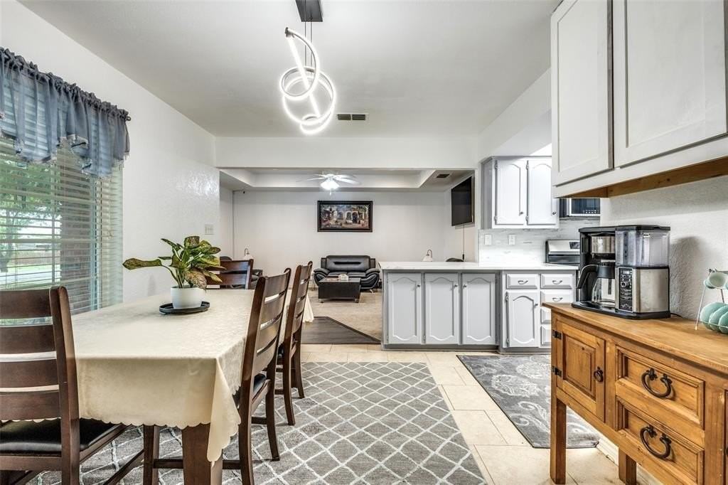 414 E Hazelwood St - Photo 6 of 13