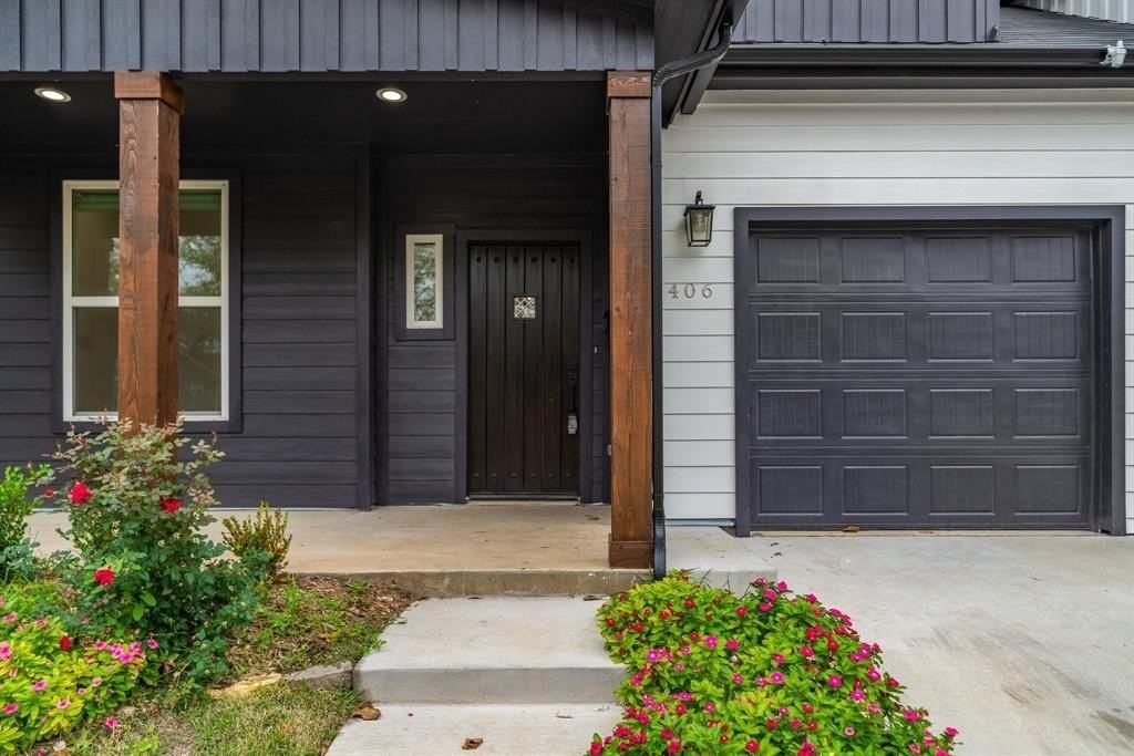 406 Wolfe St - Photo 3 of 34