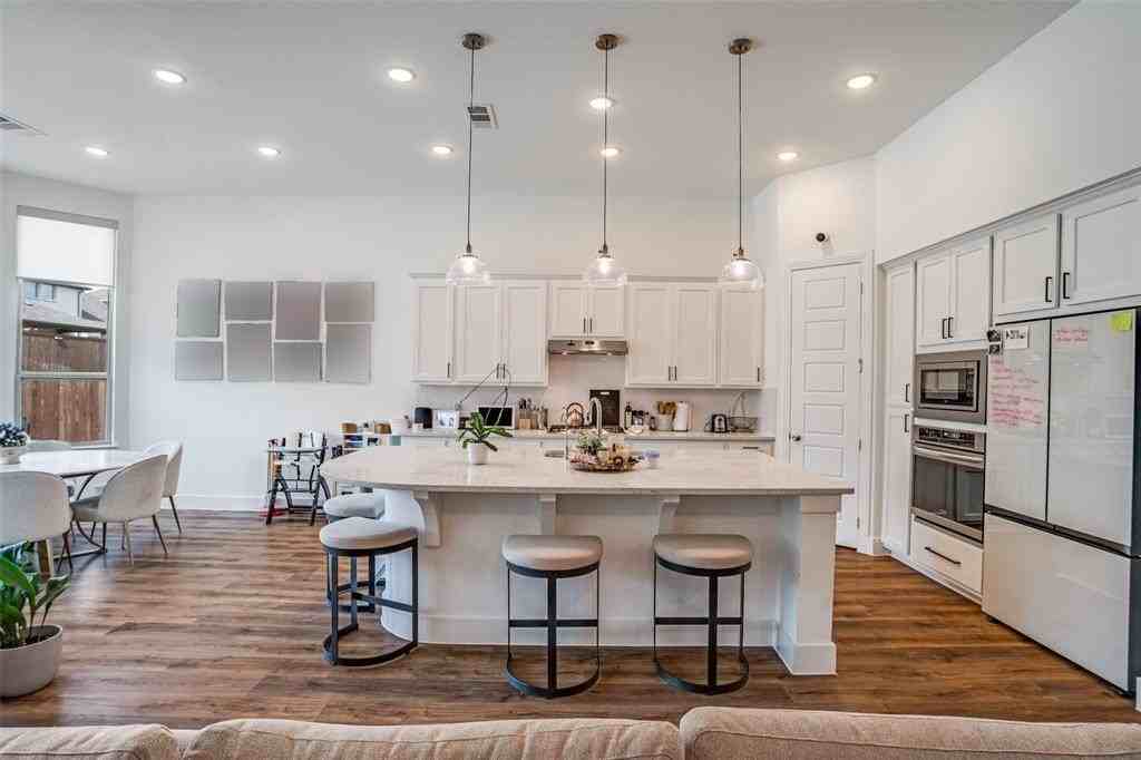 1308 Bluebonnet Ln - Photo 6 of 26