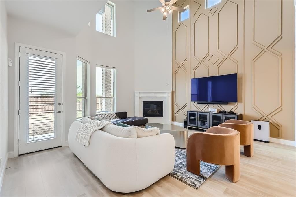 440 Desert Willow Dr - Photo 5 of 36