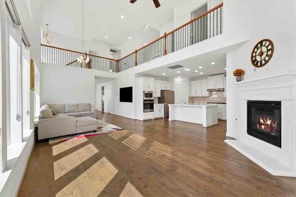 1549 Pirene Aly - Photo 4 of 34