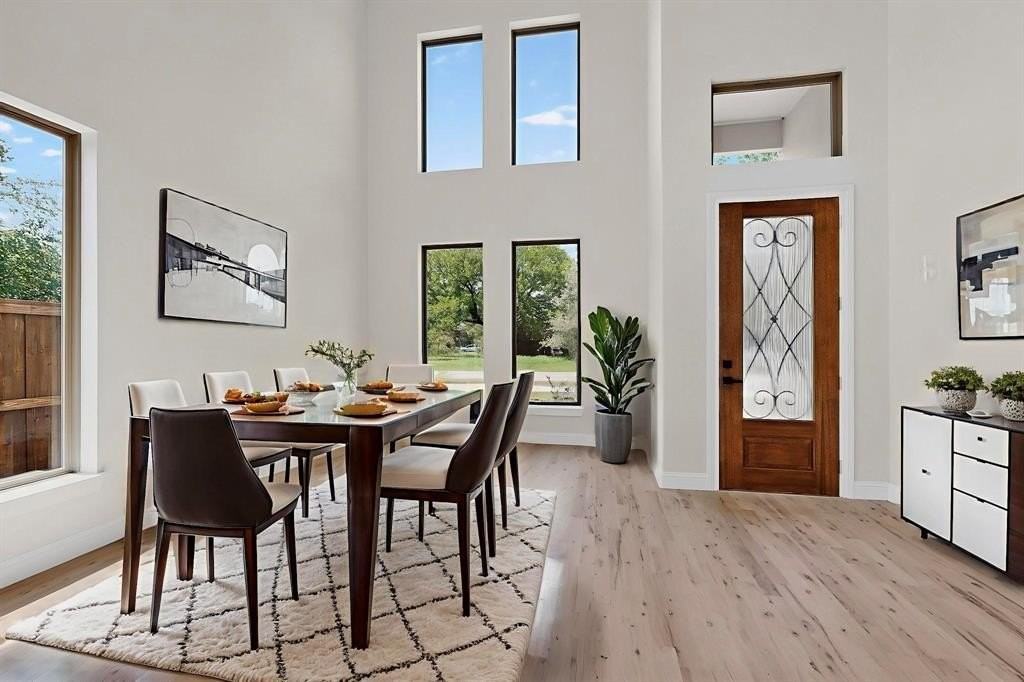 1840 Highland Dr E - Photo 6 of 34