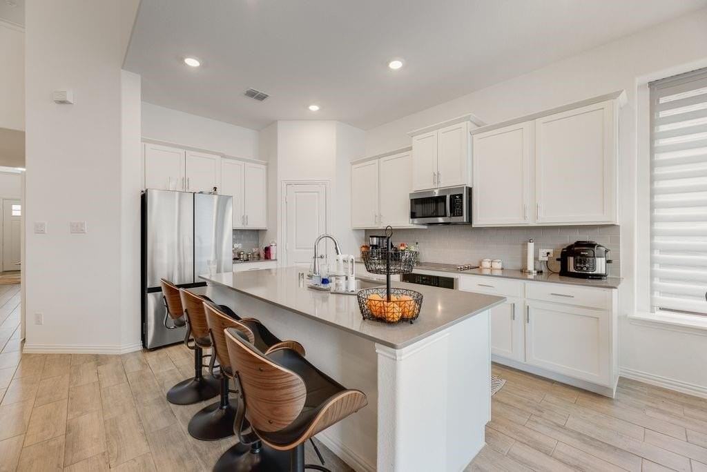 5126 Bancroft Dr - Photo 7 of 39