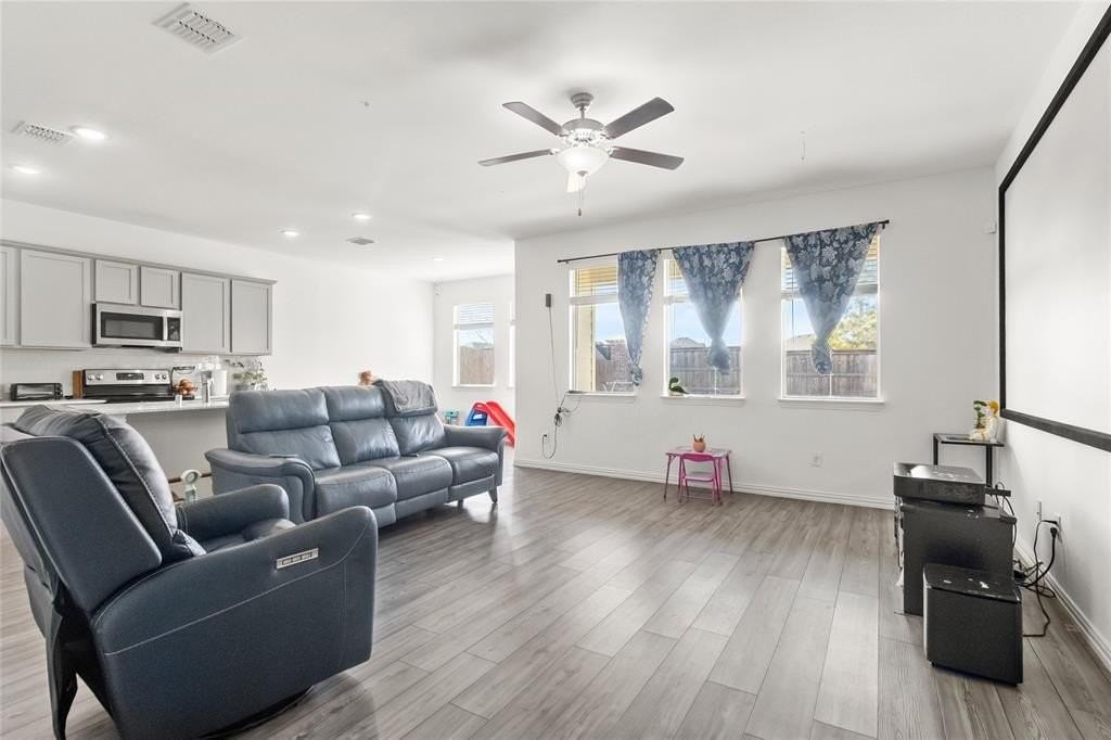 3505 Riverside Dr - Photo 4 of 25