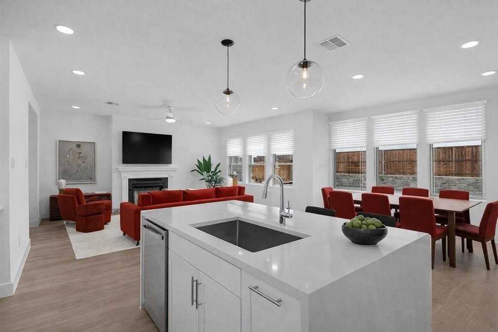 418 Sagebrush Trl - Photo 2 of 9