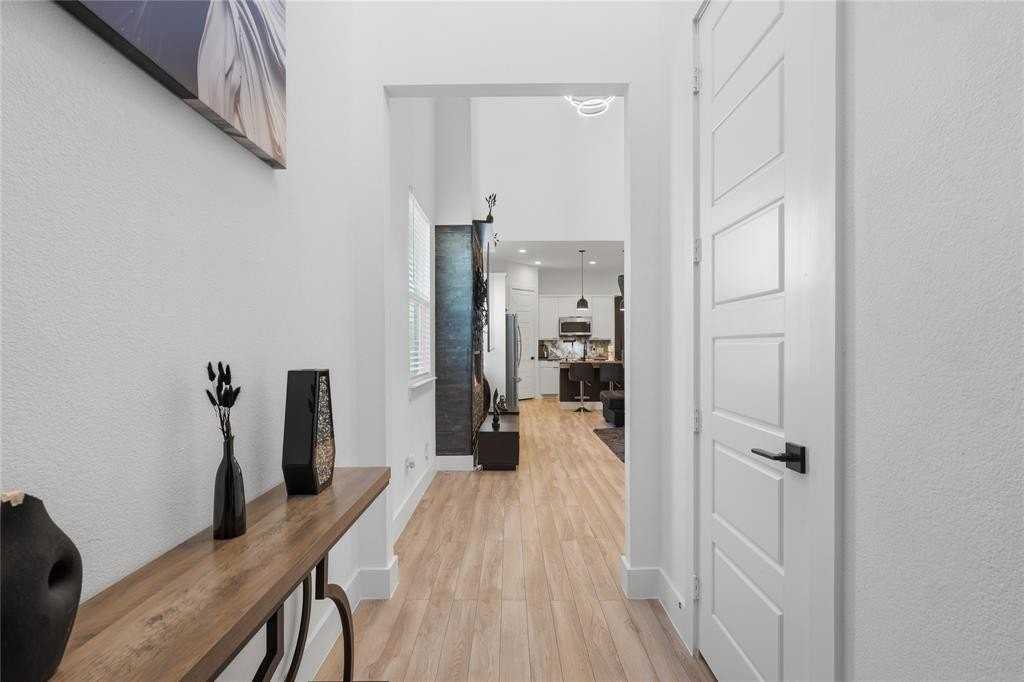 3316 Nomas St - Photo 3 of 27