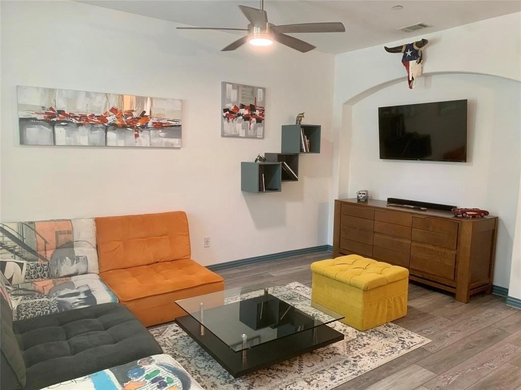 2211 Carlisle St - Photo 2 of 18