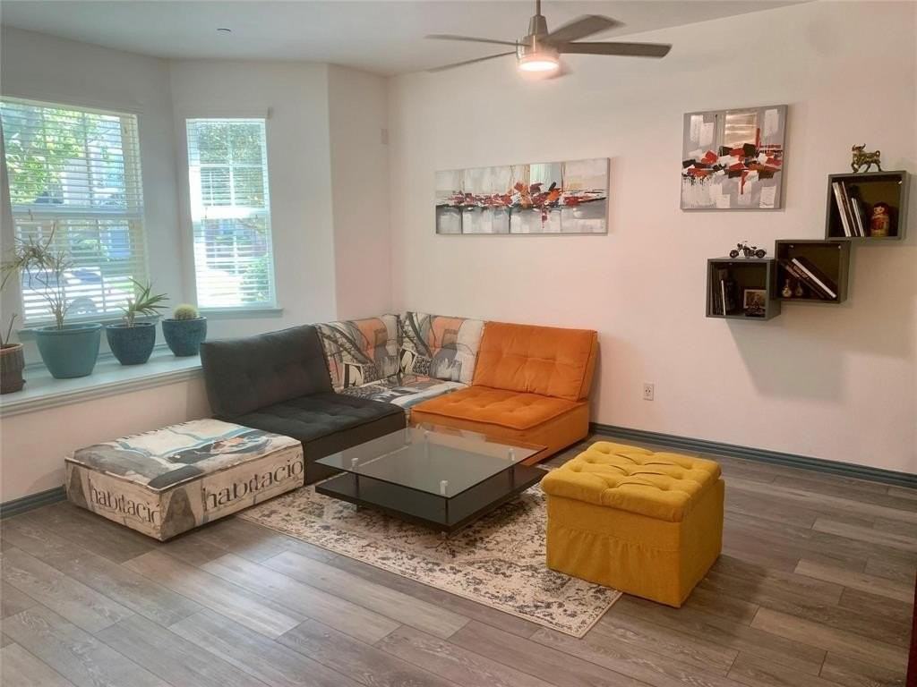 2211 Carlisle St - Photo 3 of 18