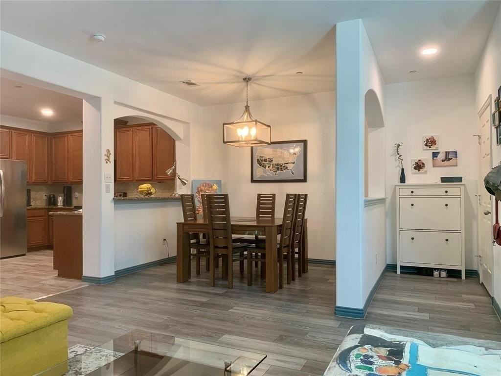 2211 Carlisle St - Photo 4 of 18