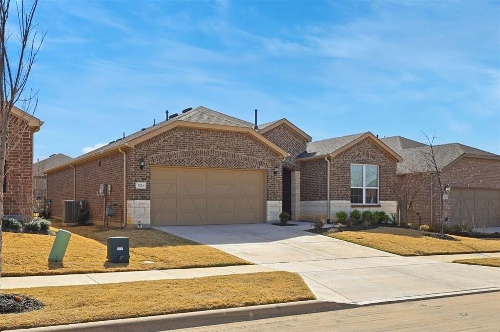 1224 Cornerstone Dr - Photo 3 of 40