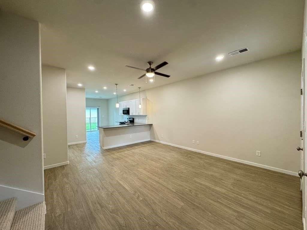 417 W Dulin St #417 - Photo 4 of 20