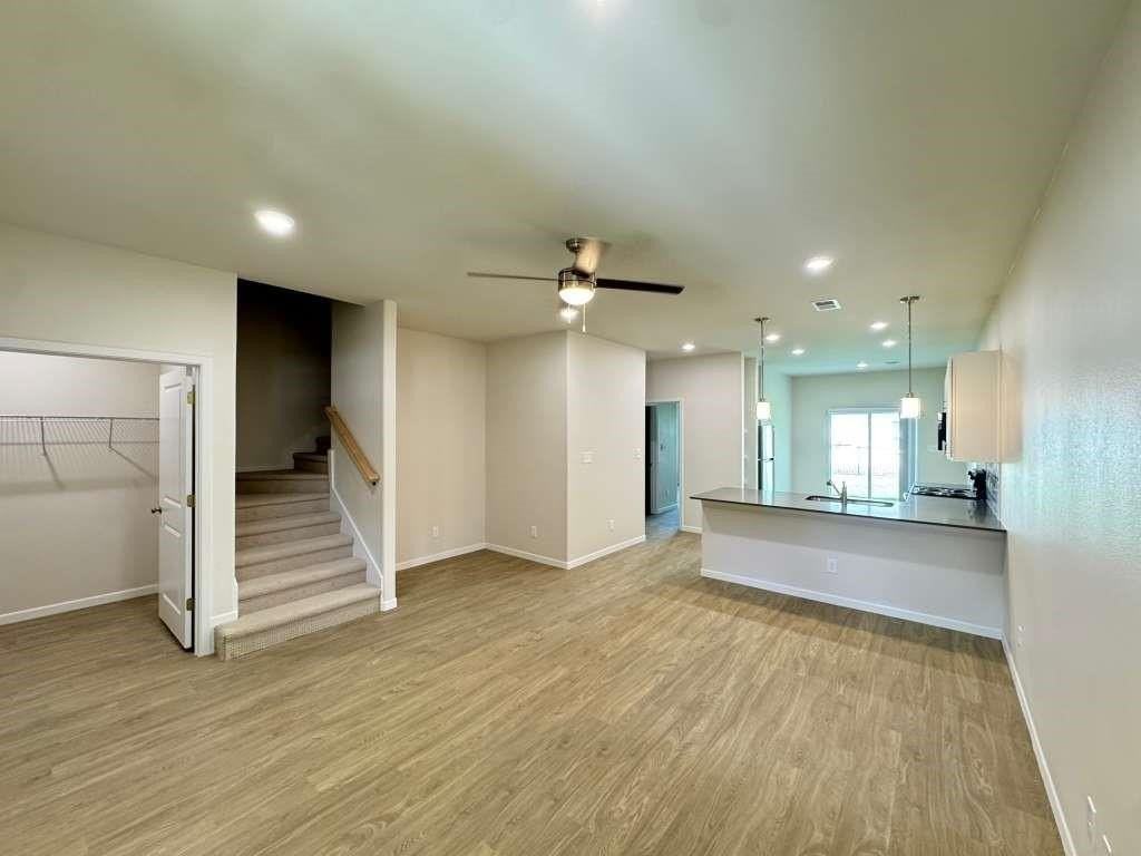 417 W Dulin St #417 - Photo 6 of 20