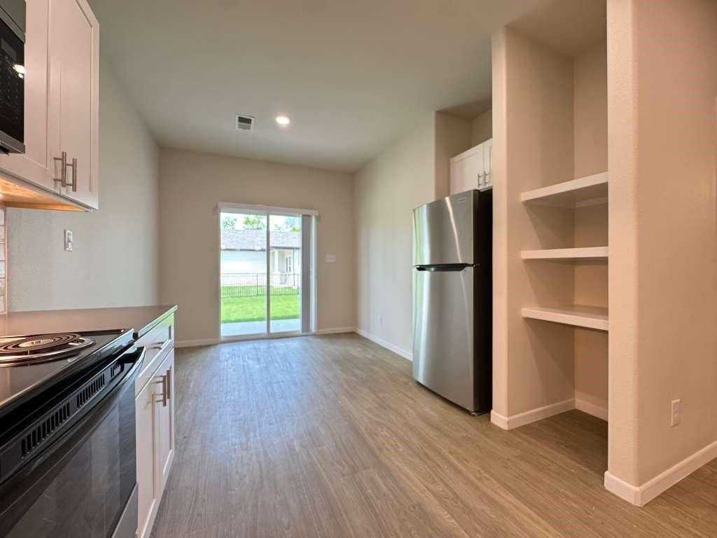 419 W Dulin St #419 - Photo 7 of 14