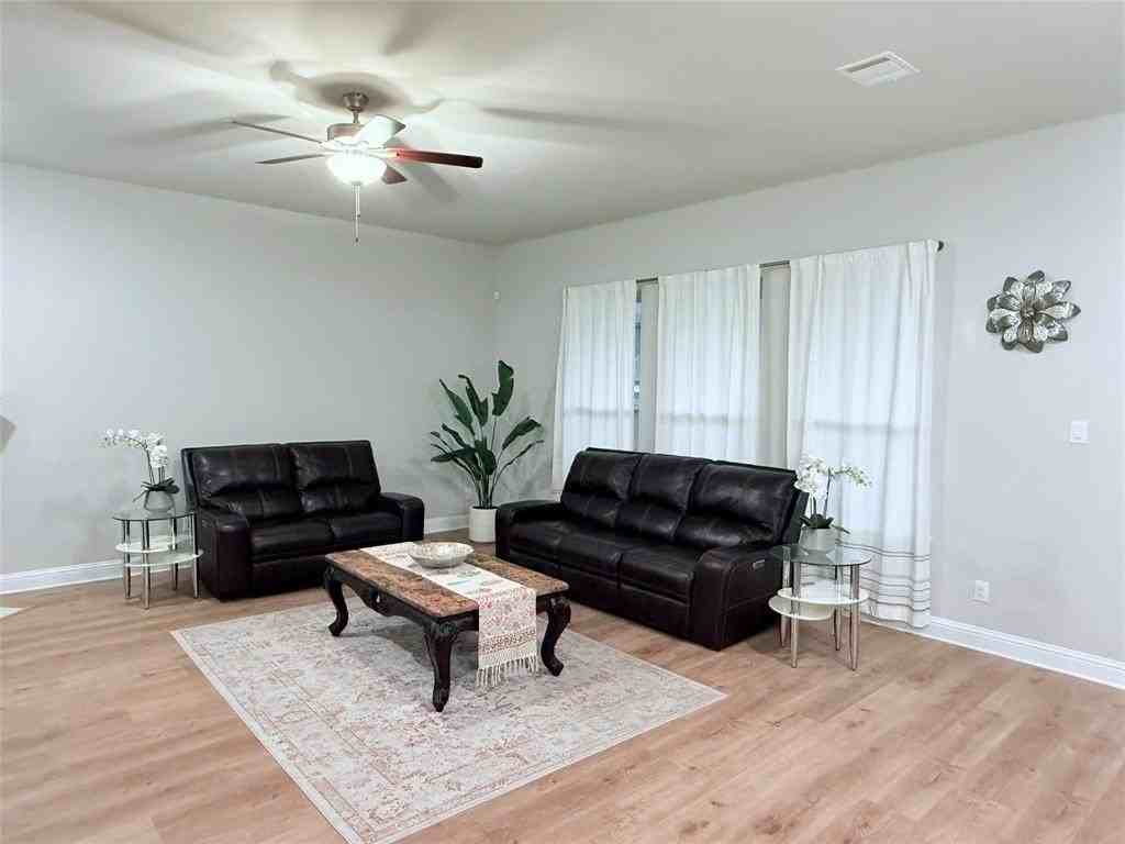 208 Hardwood Trl - Photo 5 of 25