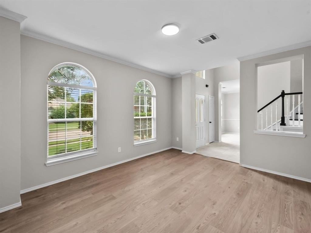 2421 Kittyhawk Dr - Photo 7 of 40