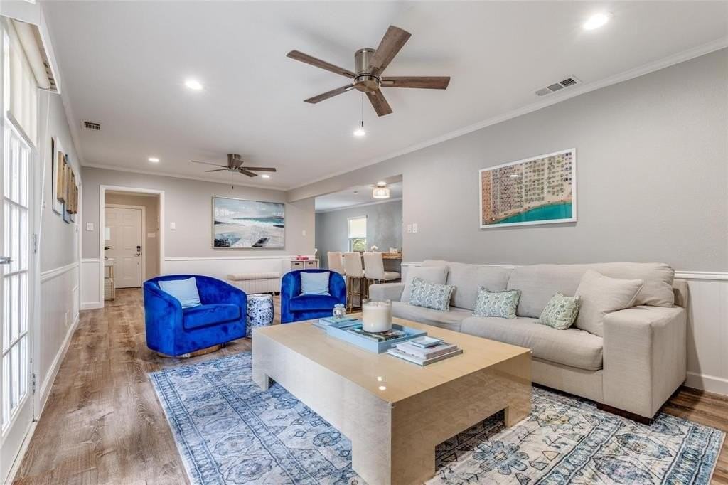 2476 Pinebluff Dr - Photo 3 of 20