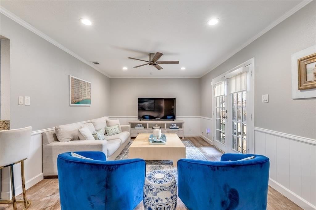 2476 Pinebluff Dr - Photo 4 of 20