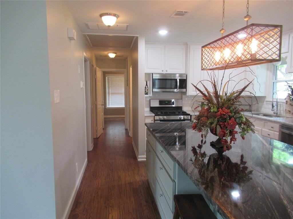 106 S Clark St - Photo 2 of 16