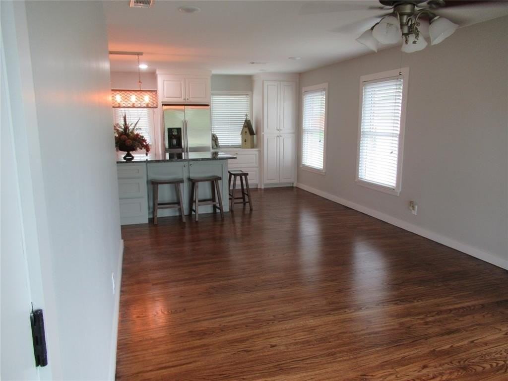 106 S Clark St - Photo 6 of 16