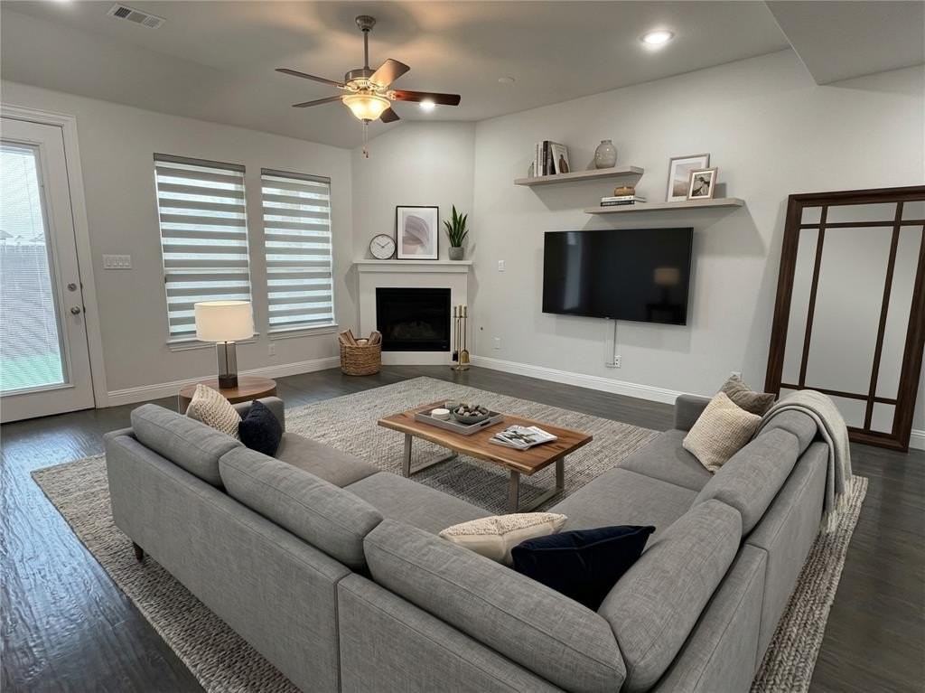 4721 Cash Dr - Photo 6 of 38