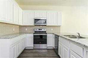 690 Union Ave #2 - Photo 4 of 12