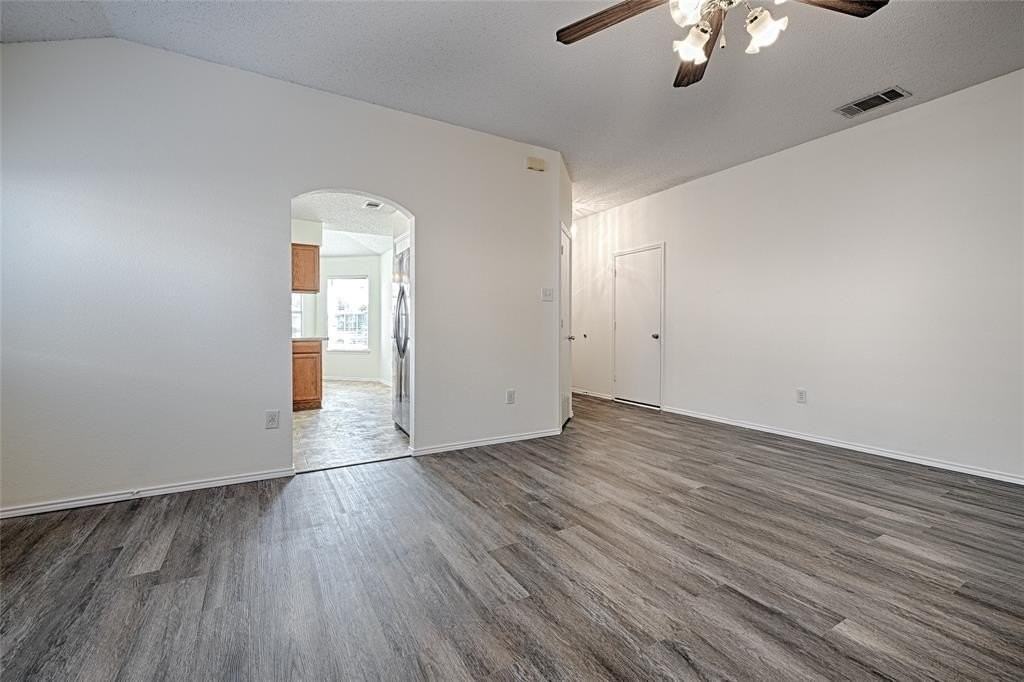 4524 Brimstone Dr - Photo 5 of 26