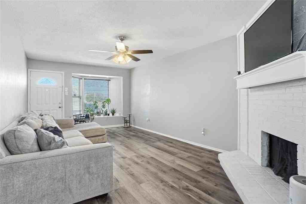 5544 Dunson Dr - Photo 6 of 26