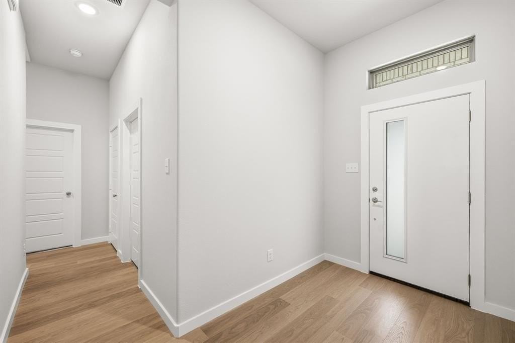 405 Green Gables Dr - Photo 3 of 22