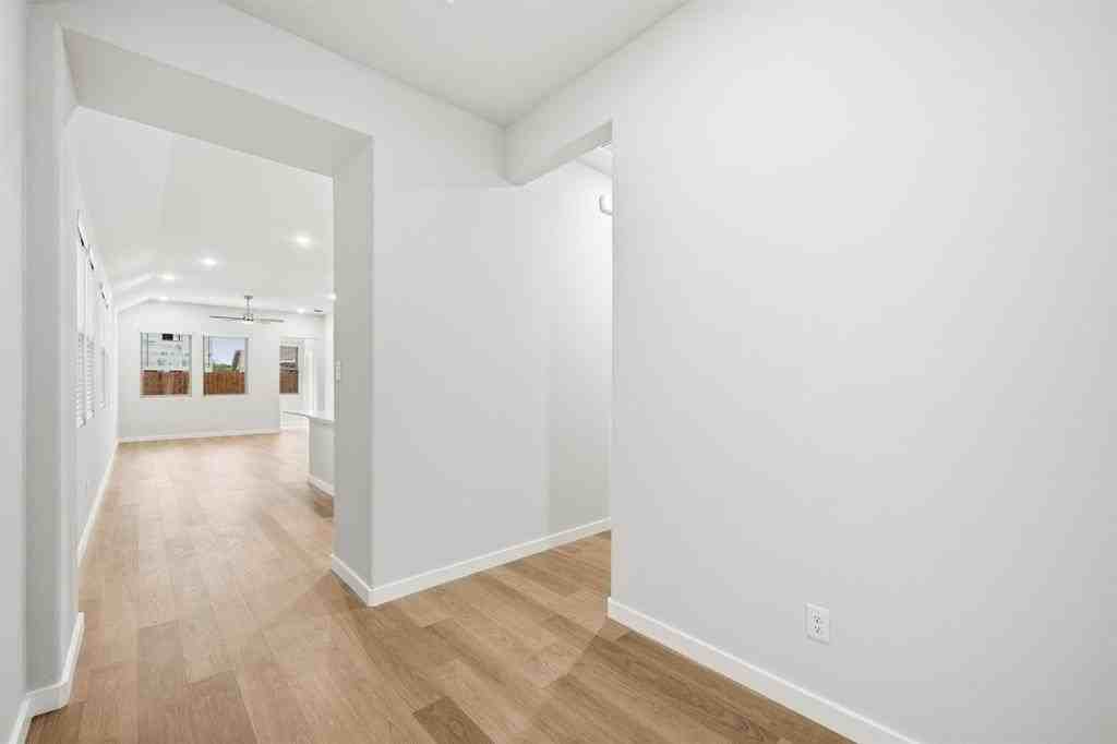 405 Green Gables Dr - Photo 4 of 22