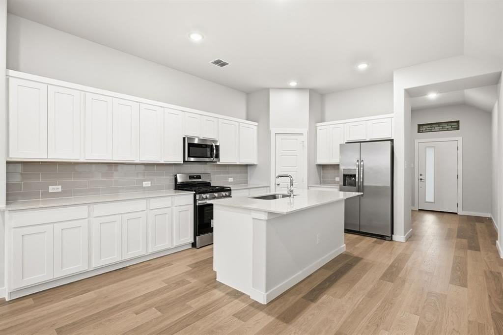 405 Green Gables Dr - Photo 5 of 22