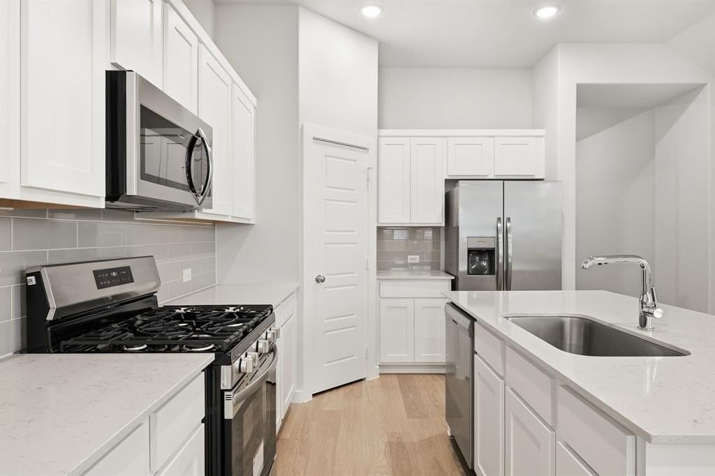 405 Green Gables Dr - Photo 6 of 22