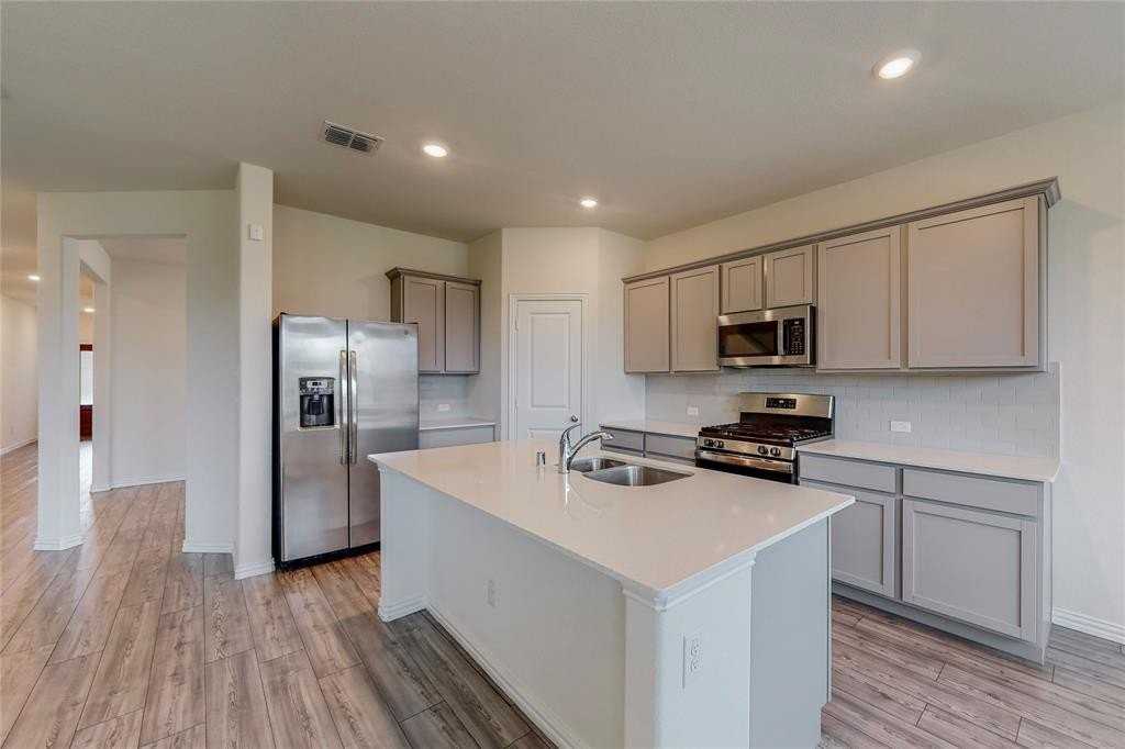 2130 Clarion Dr - Photo 3 of 17